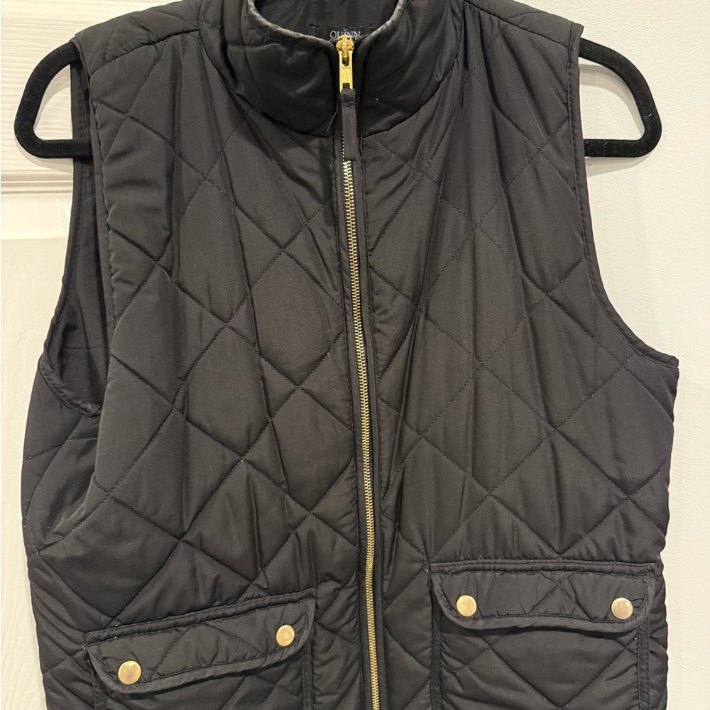 Quinn Black Quilted Vest with Gold Details